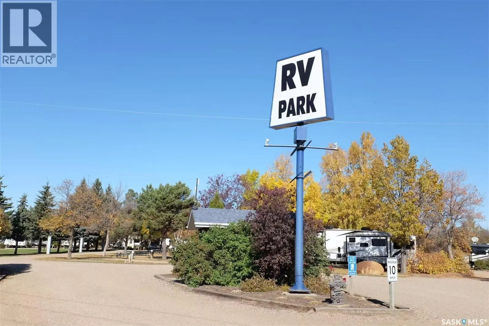 1 213 Service ROAD W