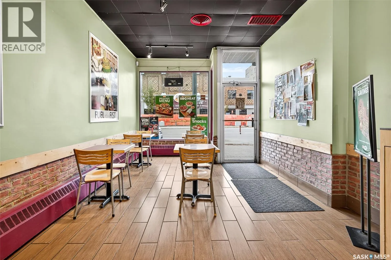 220-222 Main STREET N