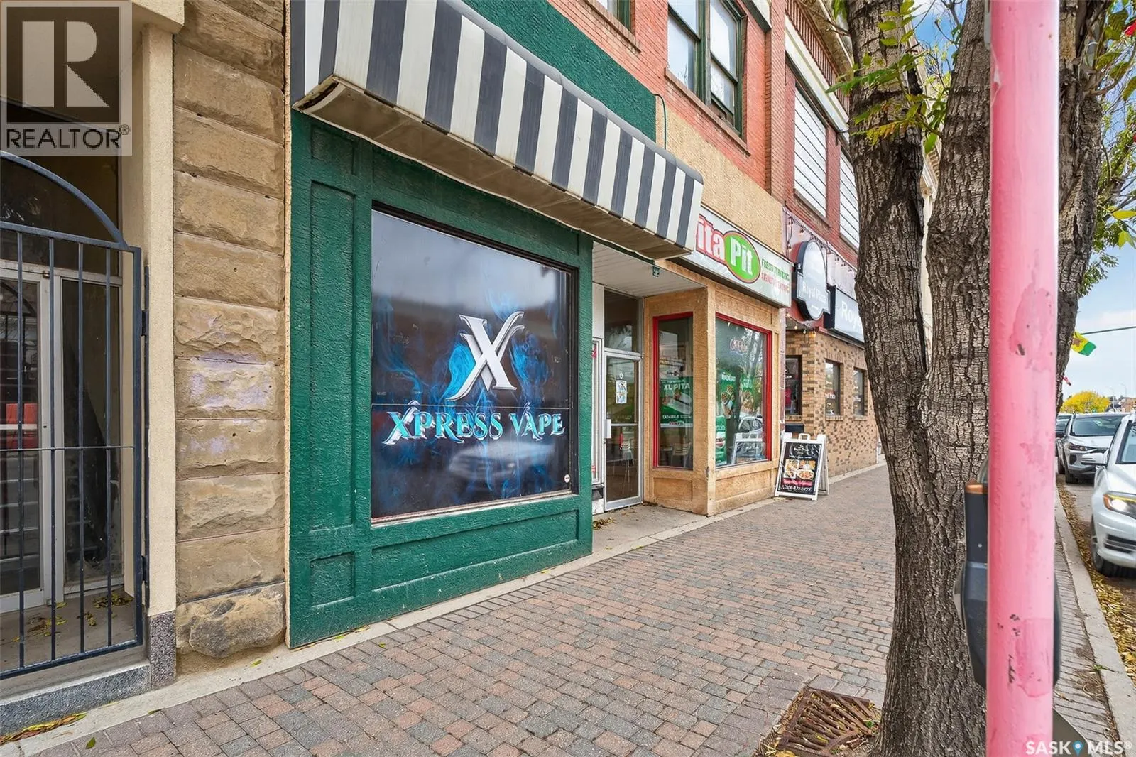 220-222 Main STREET N