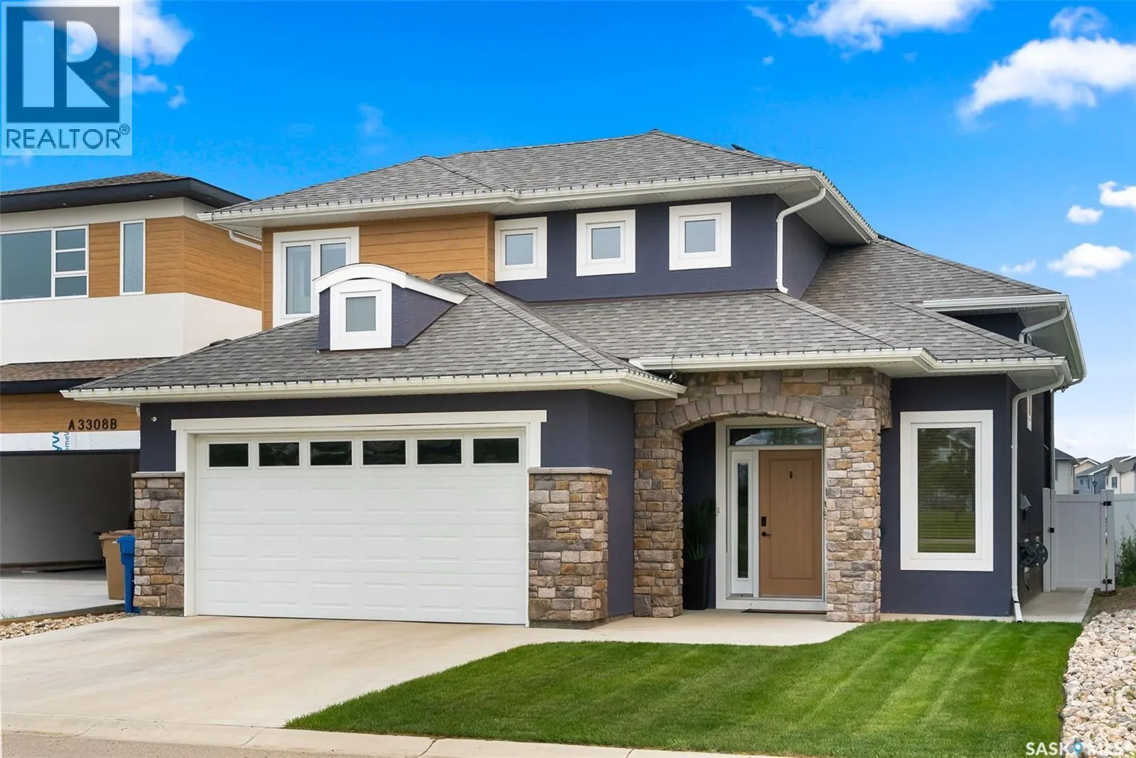 3304 Crosbie CRESCENT