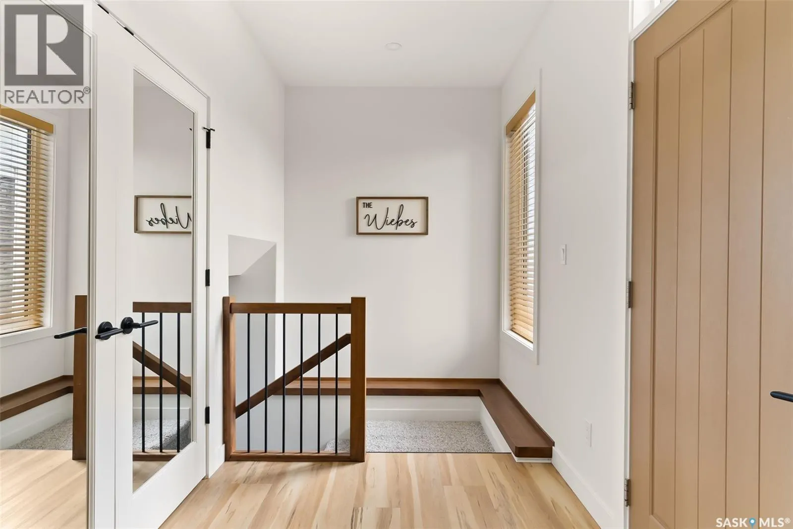 3304 Crosbie CRESCENT