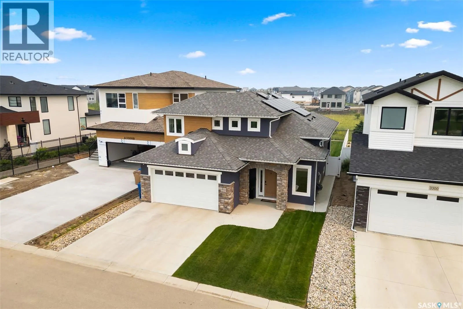 3304 Crosbie CRESCENT