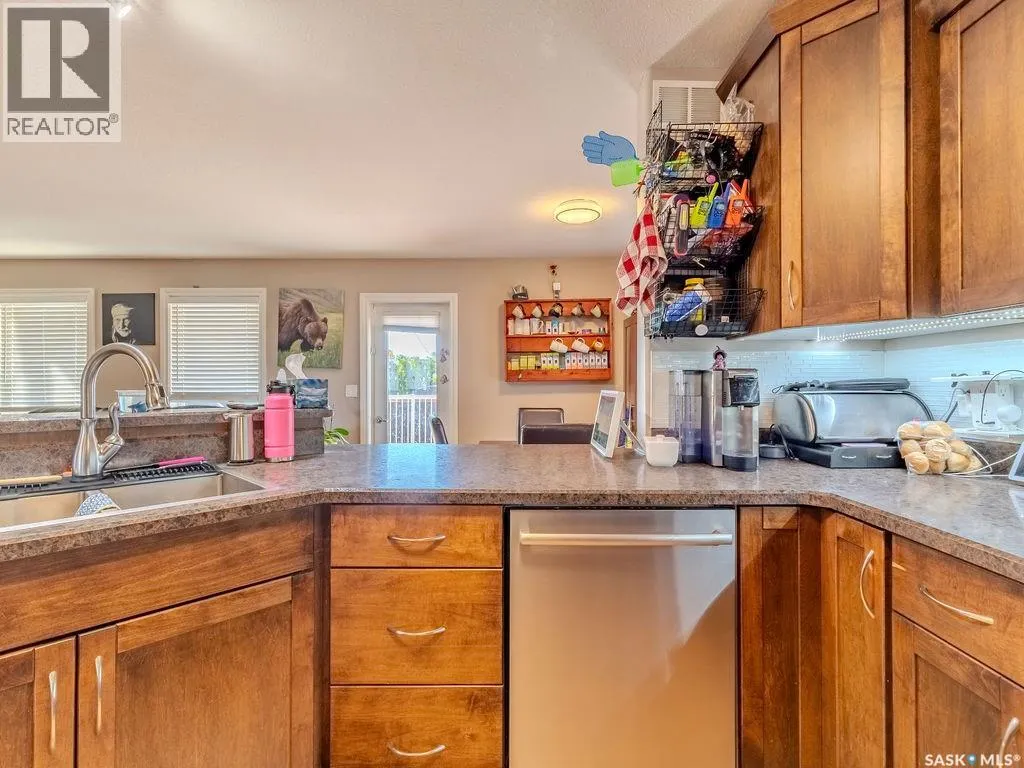214 1st STREET S