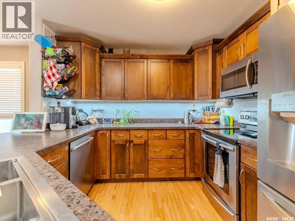 214 1st STREET S