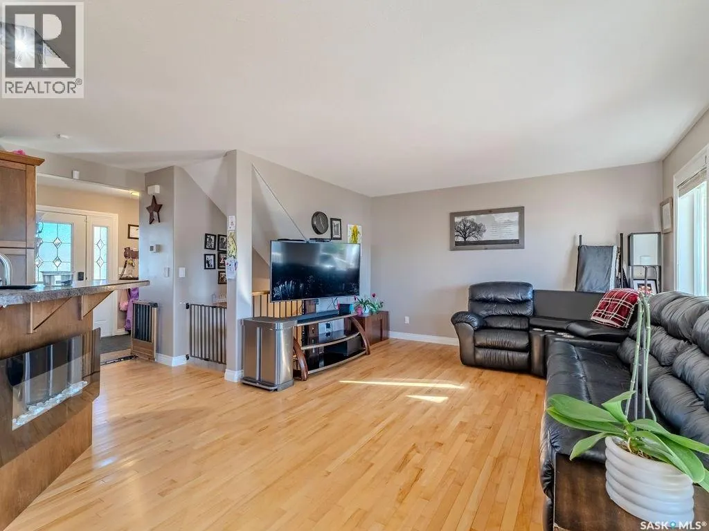 214 1st STREET S