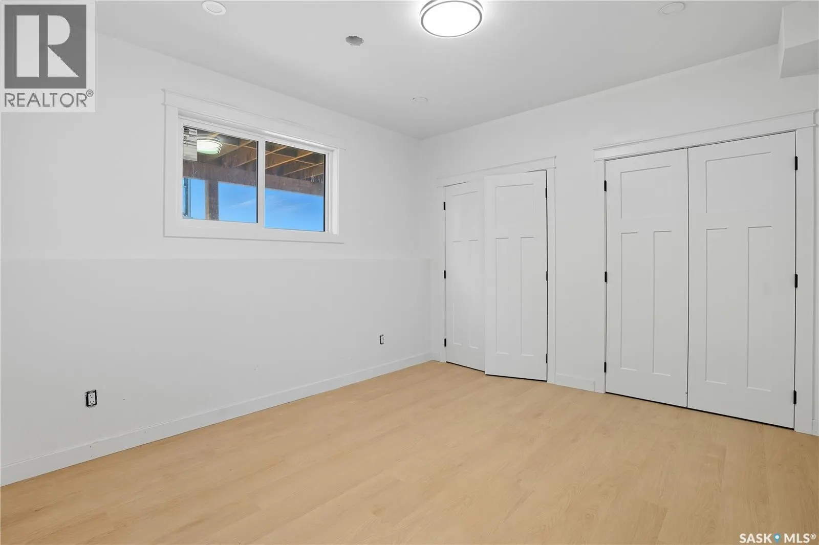 738 Bentley MANOR