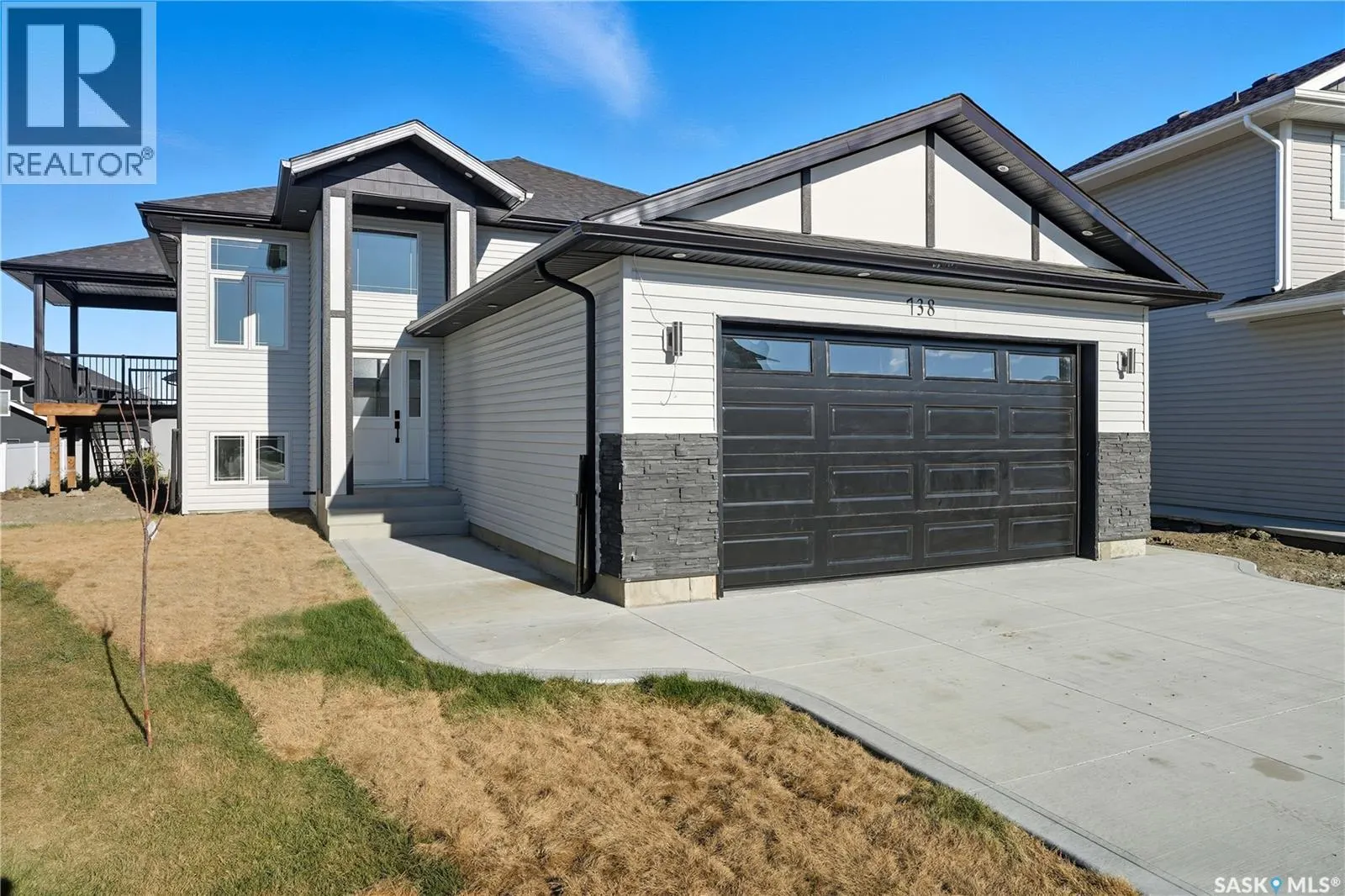 738 Bentley MANOR