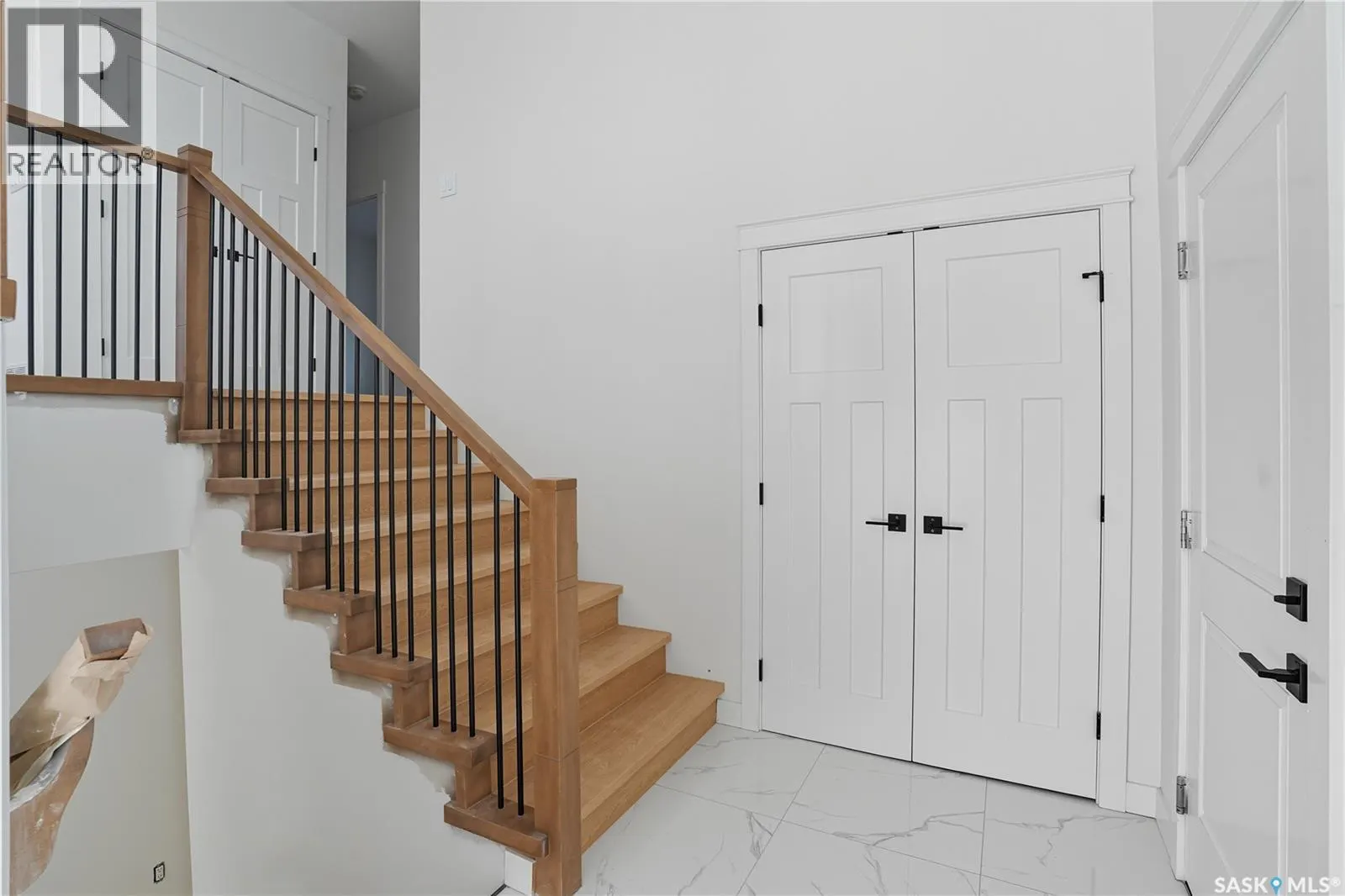 738 Bentley MANOR