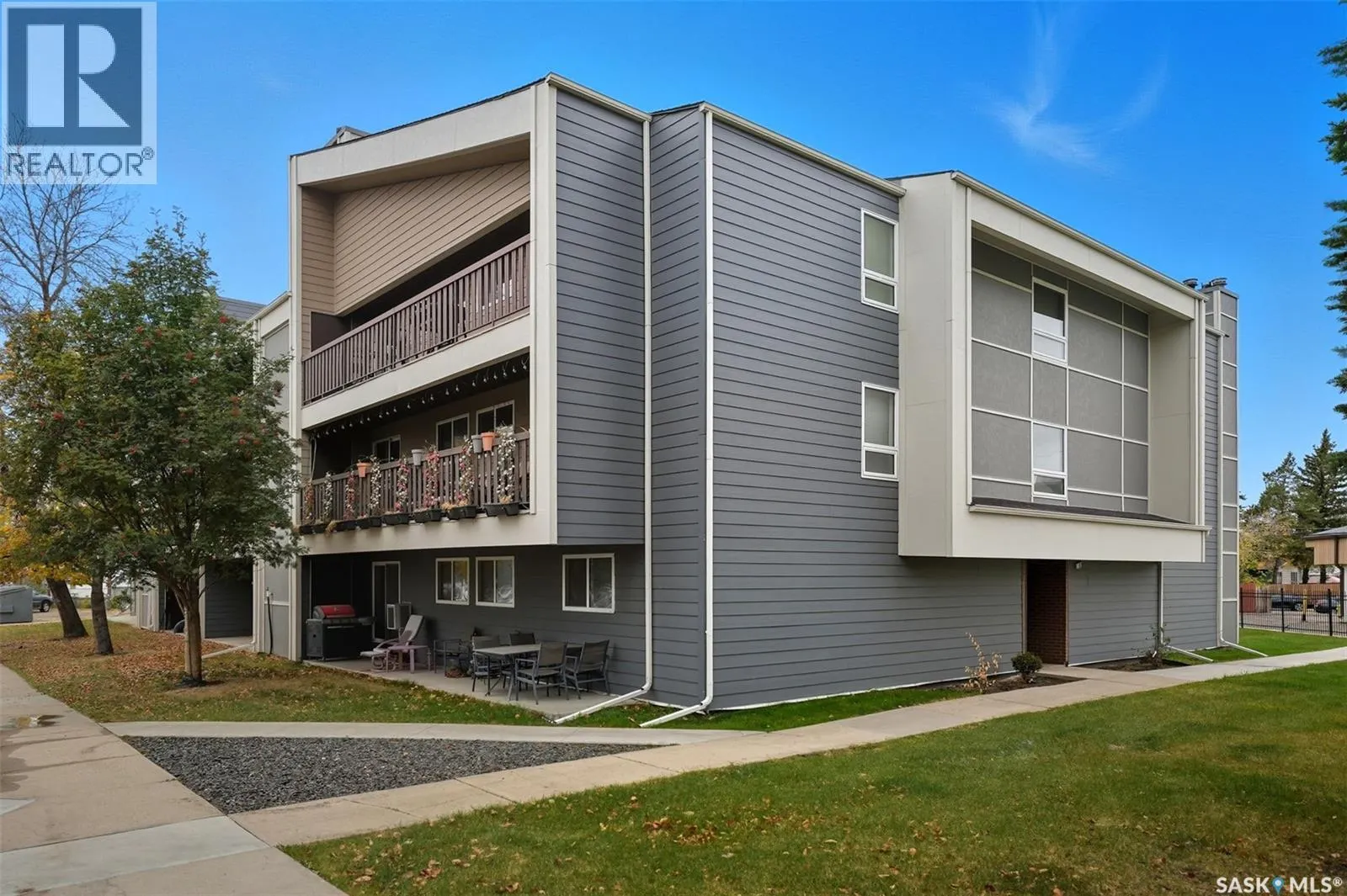 1034 425 115th STREET E