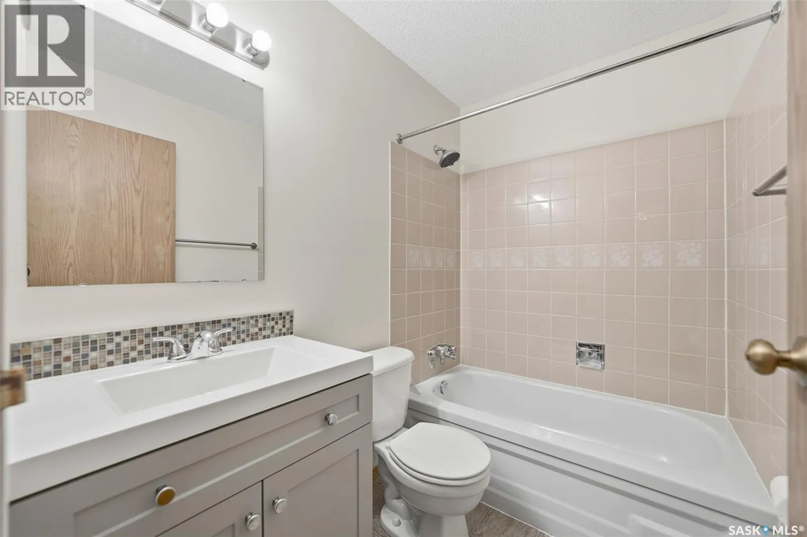 1034 425 115th STREET E
