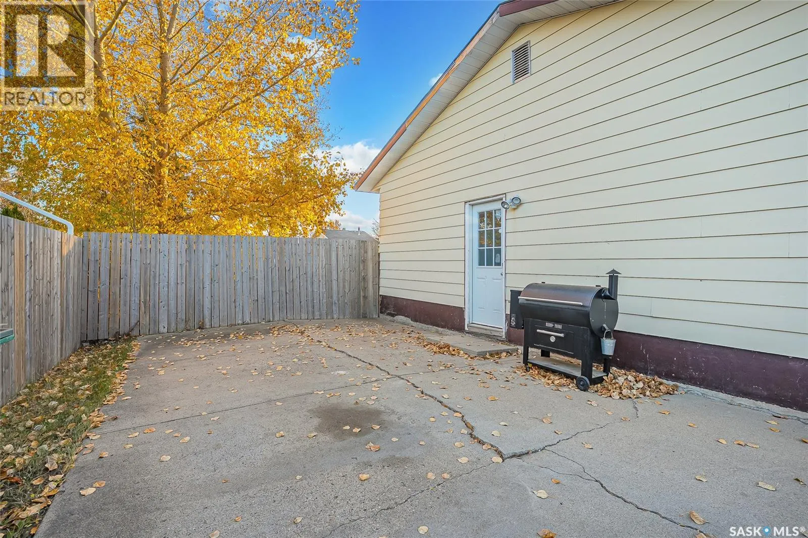 35 BERNARD CRESCENT