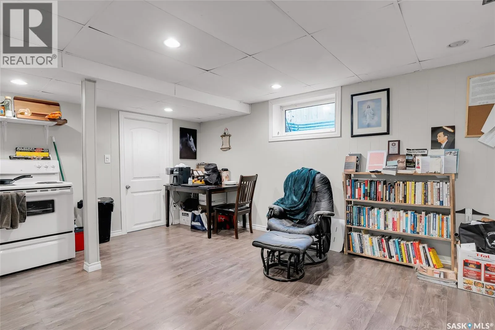 35 BERNARD CRESCENT