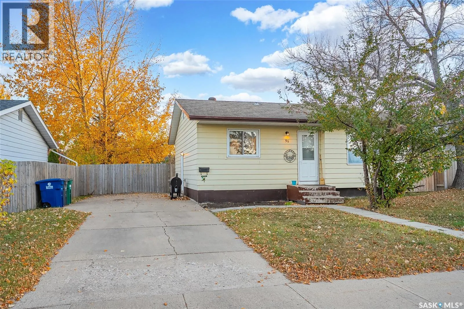 35 BERNARD CRESCENT