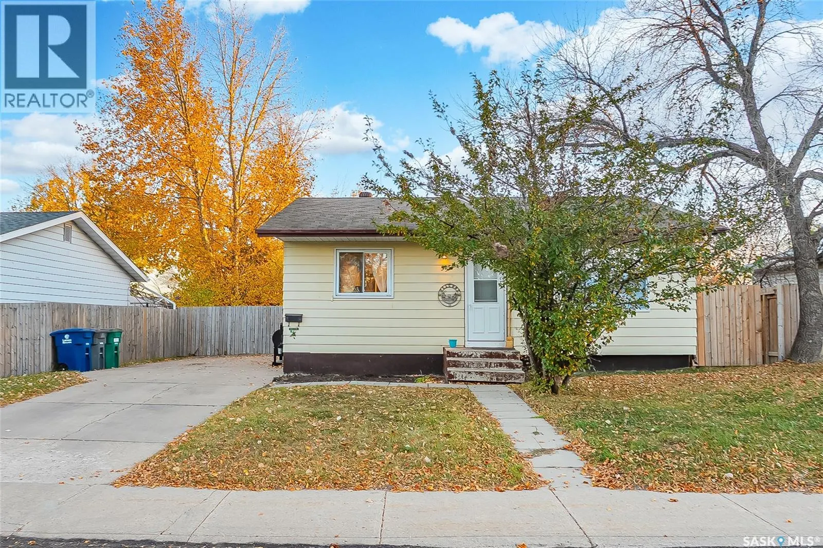 35 BERNARD CRESCENT