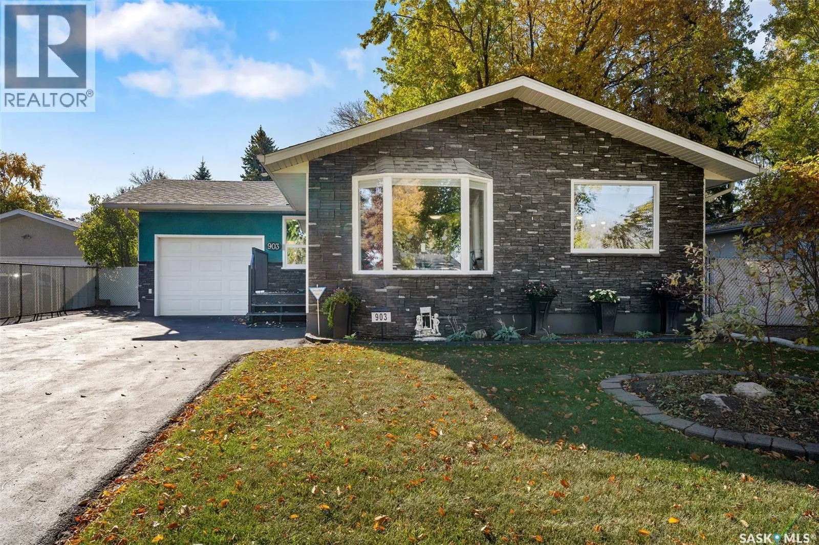 903 Branion DRIVE