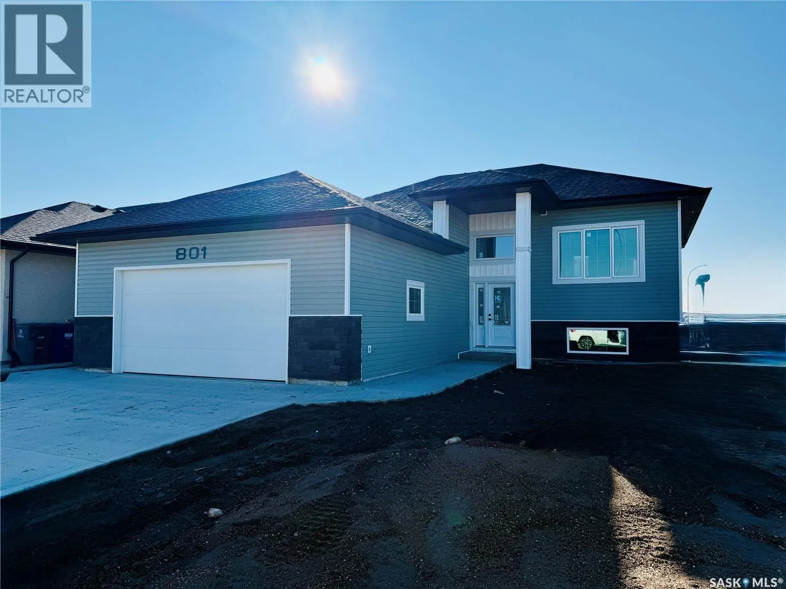 801 Weir CRESCENT