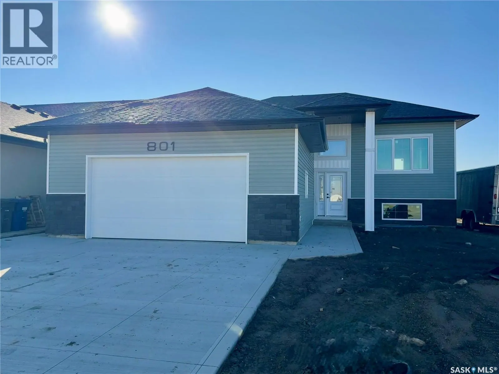 801 Weir CRESCENT