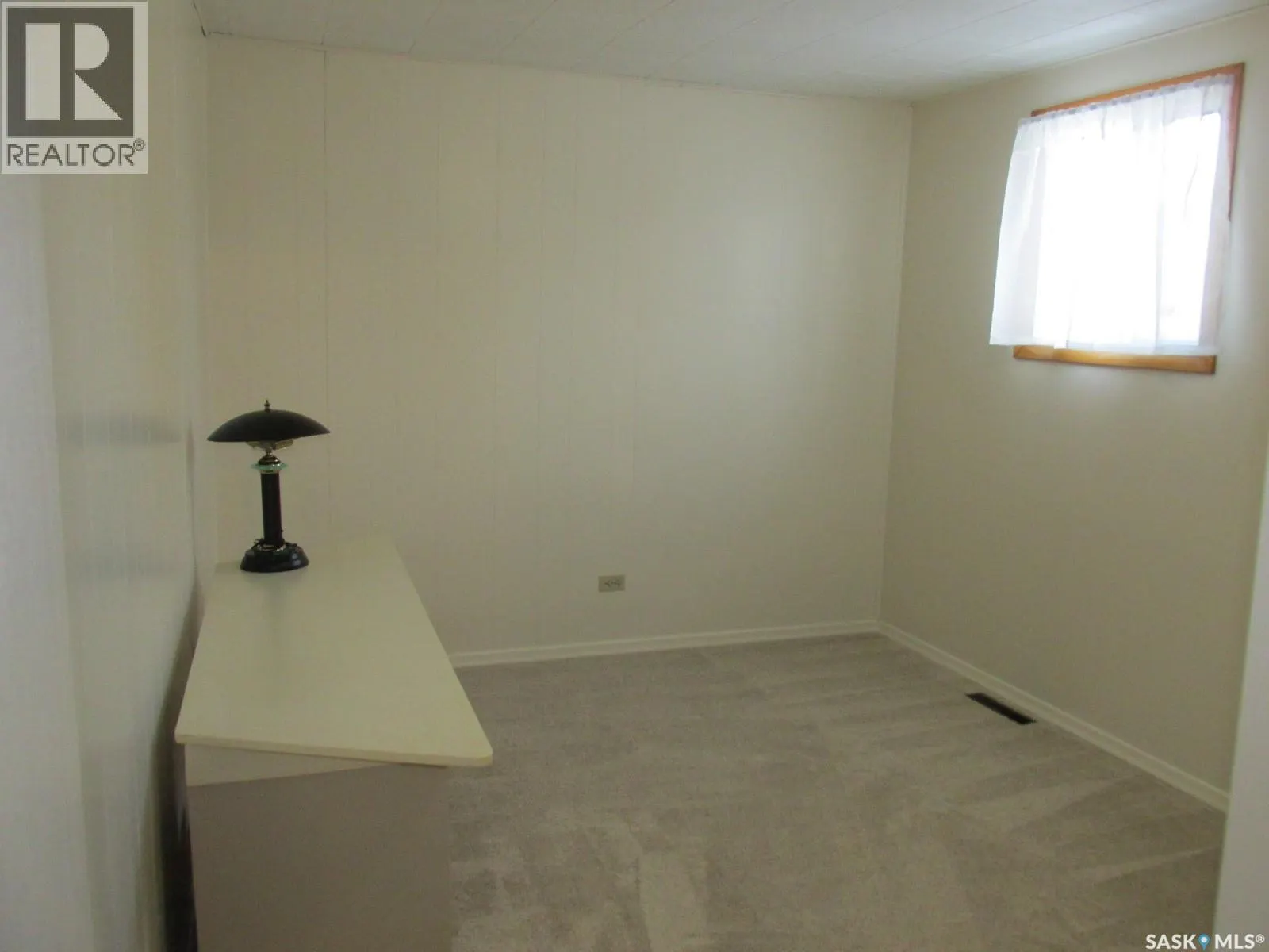 318 6th AVENUE W