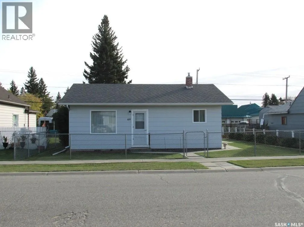 318 6th AVENUE W