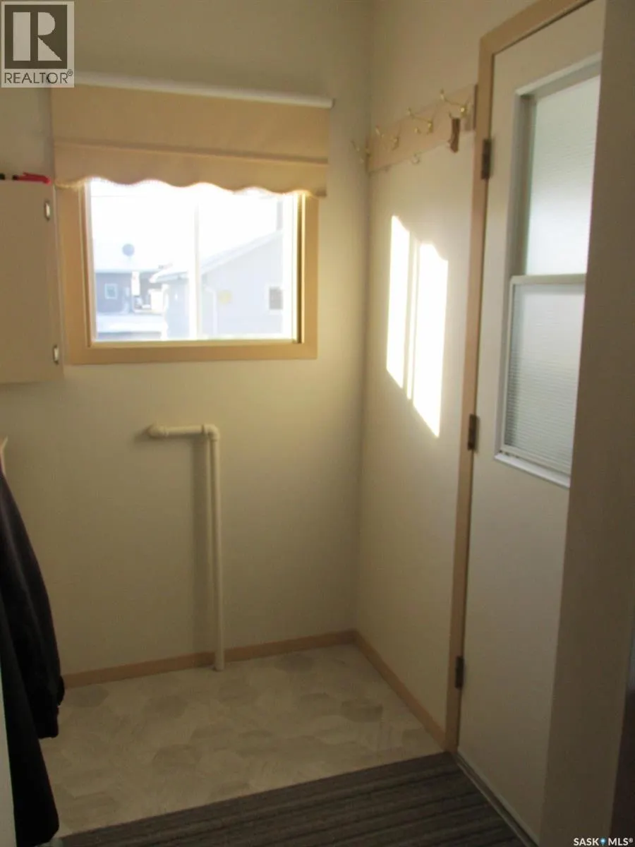 318 6th AVENUE W