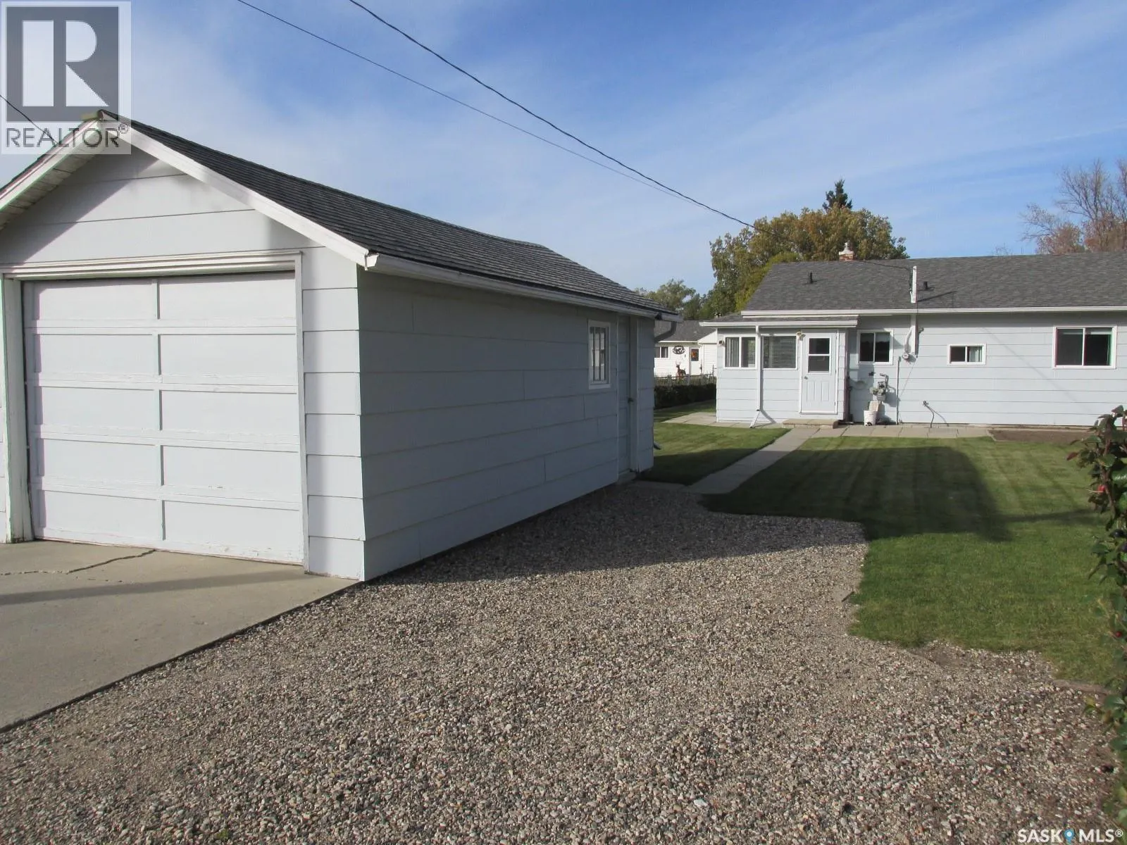 318 6th AVENUE W