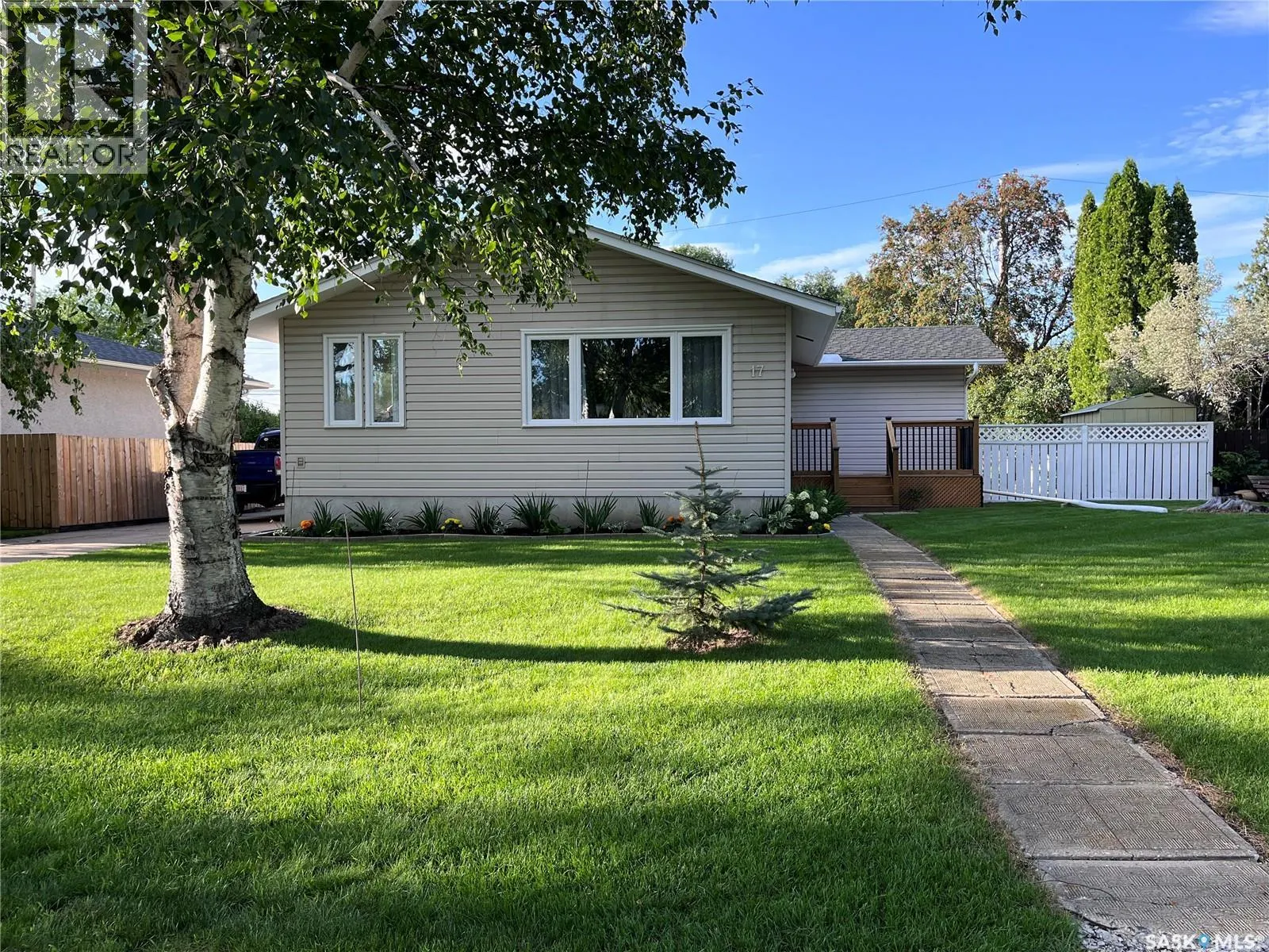 17 MITCHELL STREET