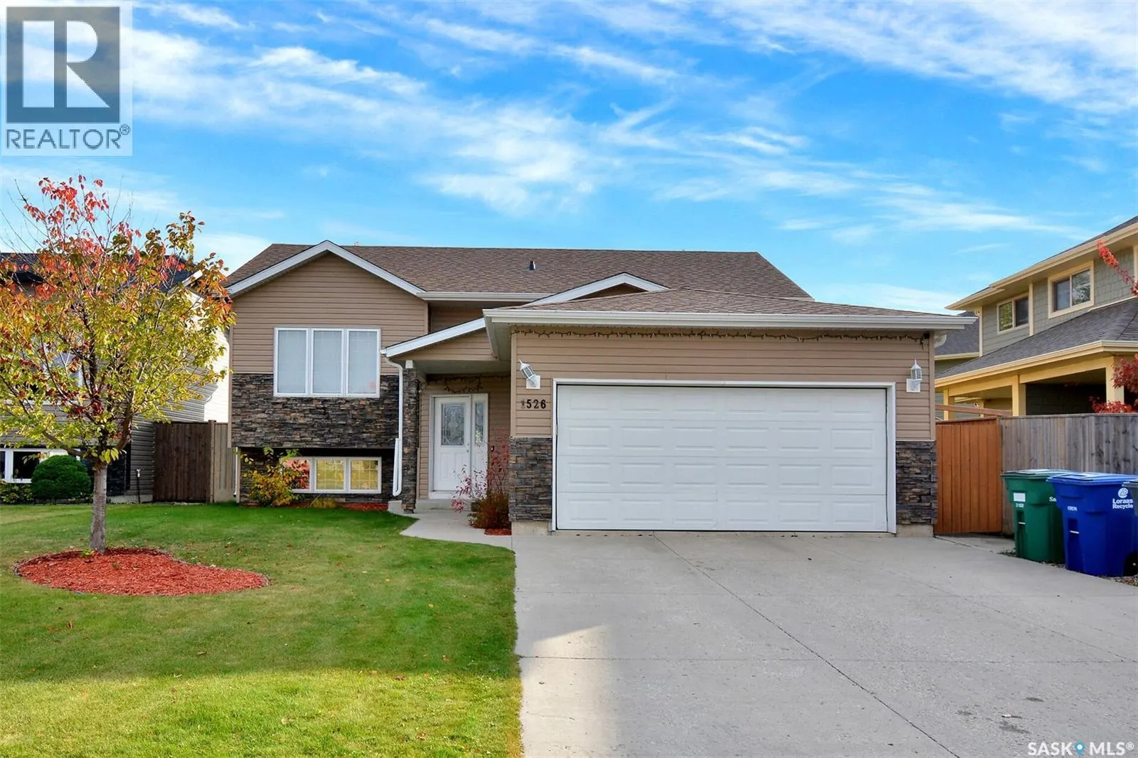 1526 Paton CRESCENT