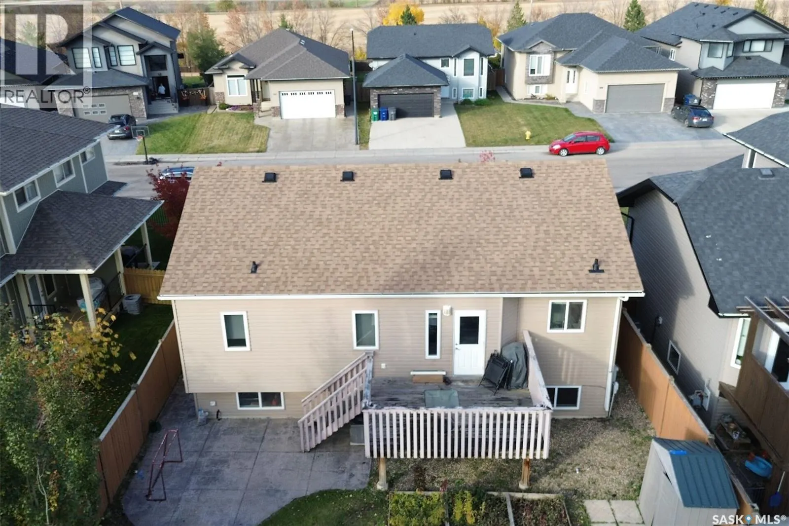 1526 Paton CRESCENT