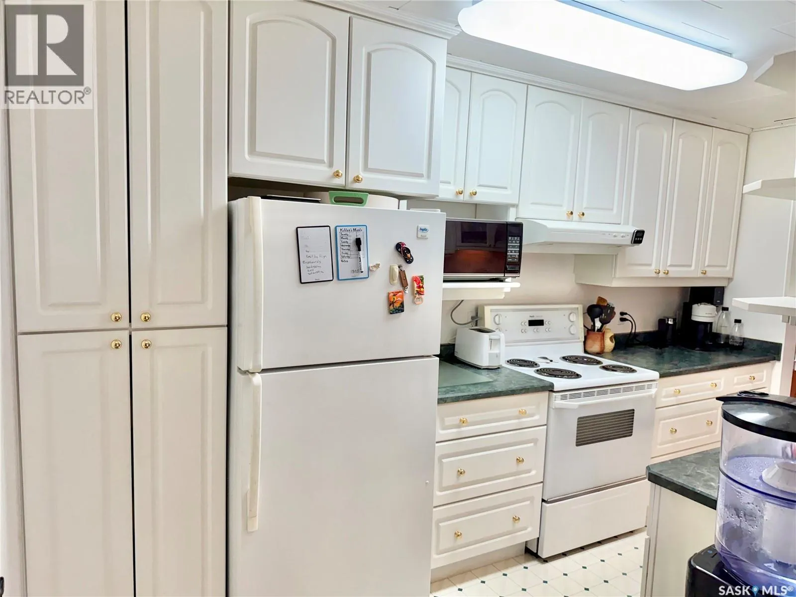 109 2nd STREET W
