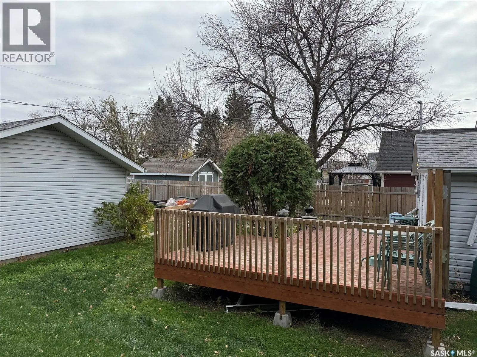 109 2nd STREET W