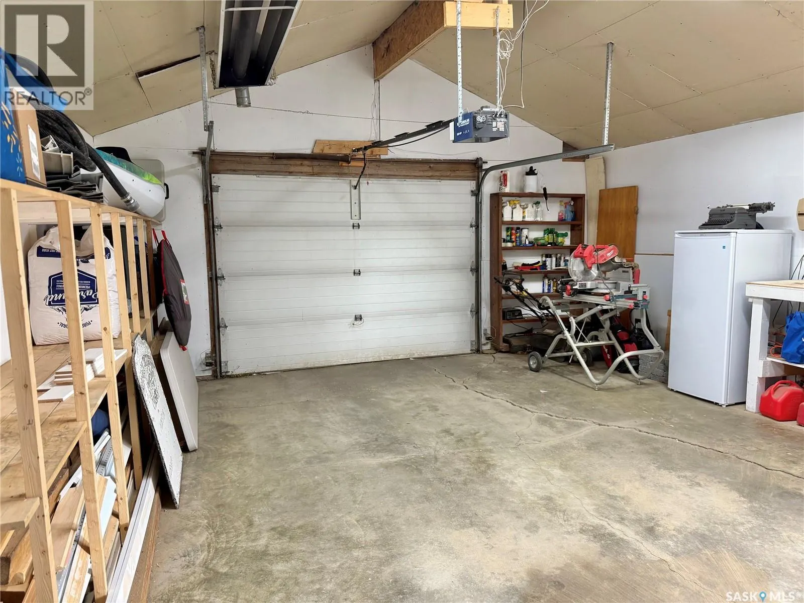 109 2nd STREET W
