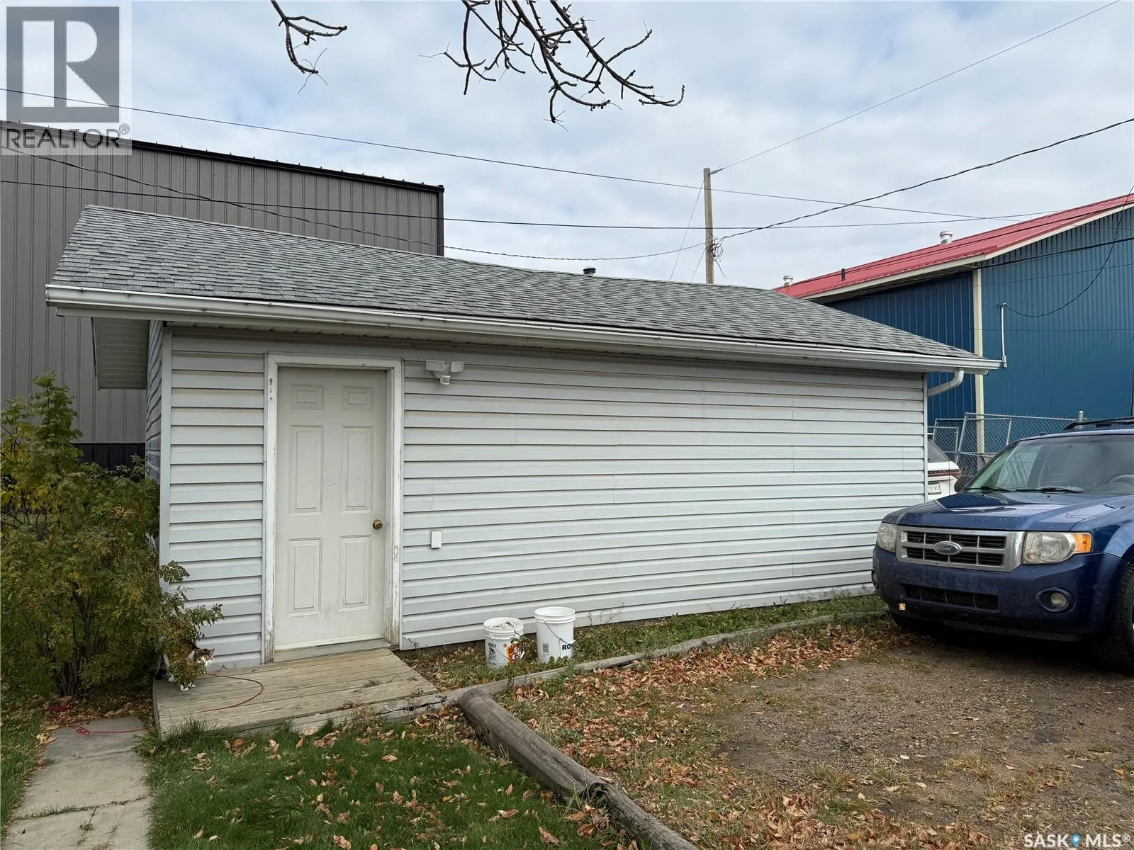 109 2nd STREET W