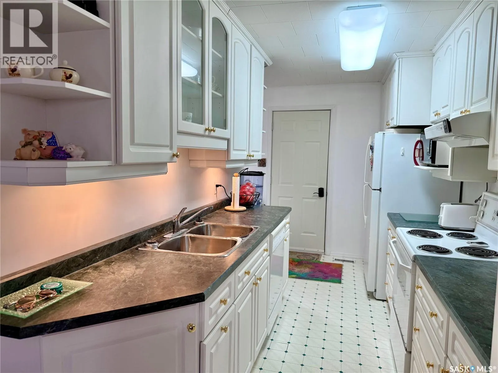 109 2nd STREET W