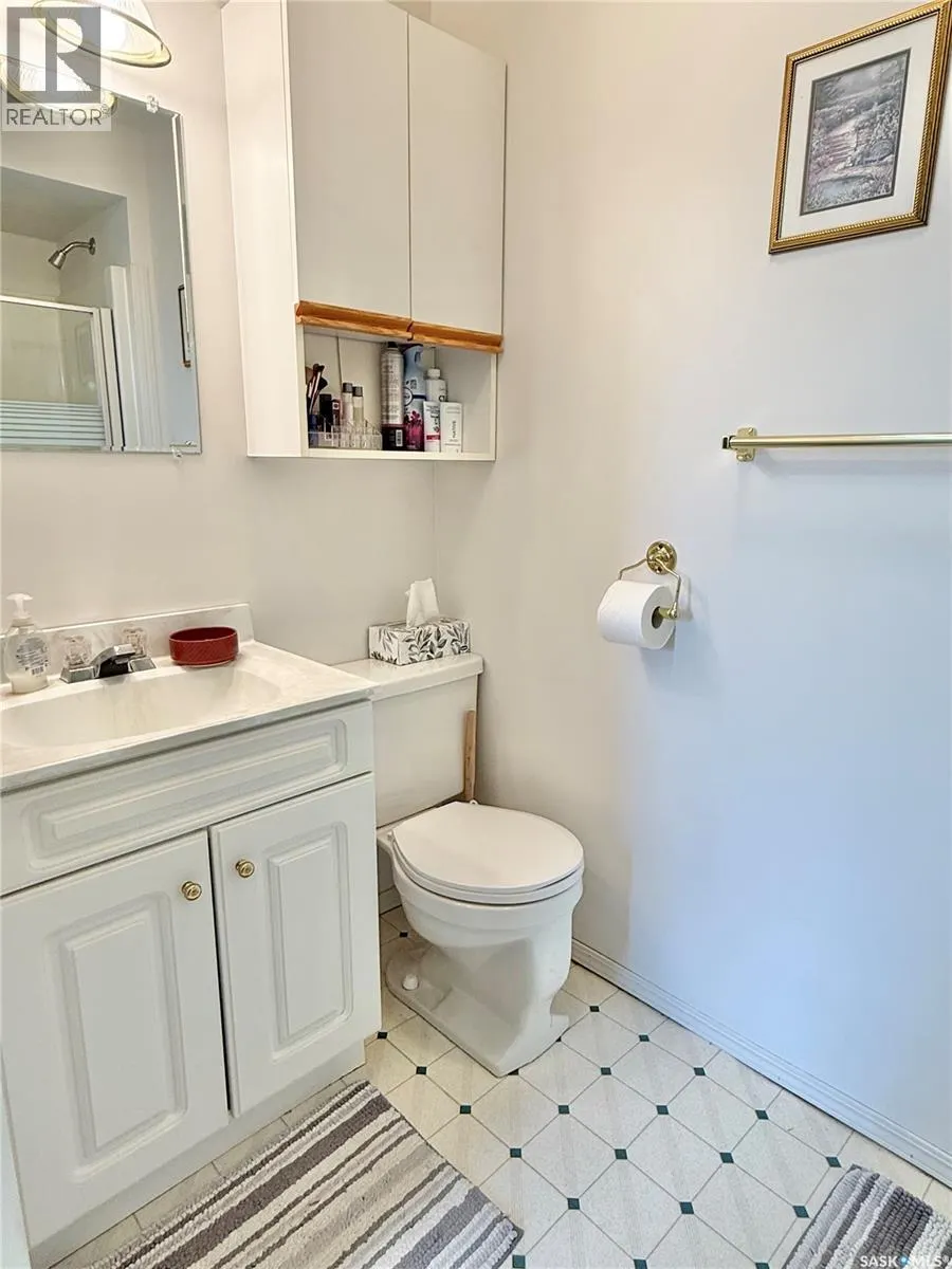 109 2nd STREET W