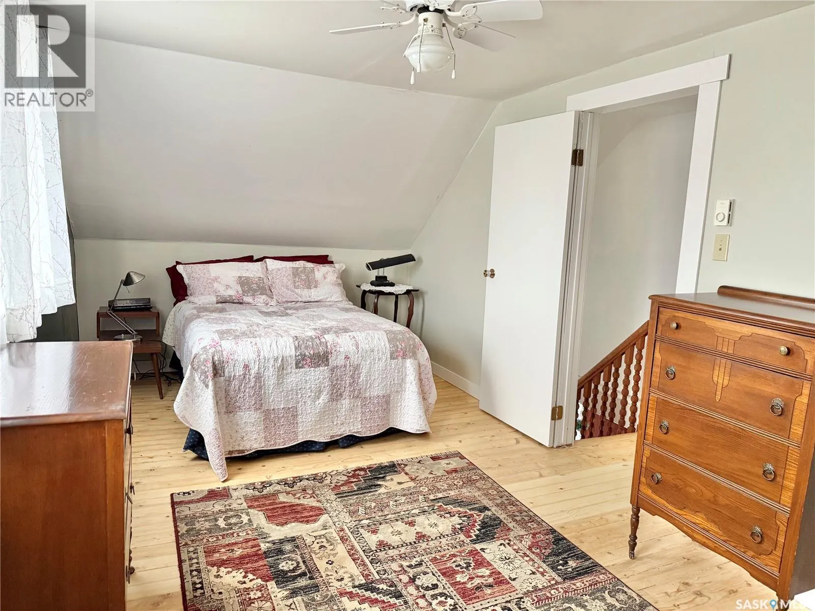109 2nd STREET W