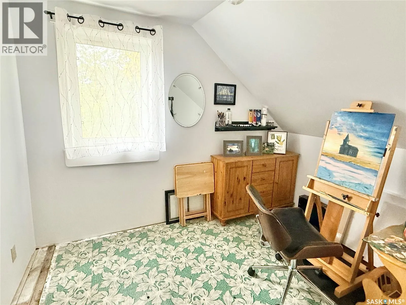 109 2nd STREET W