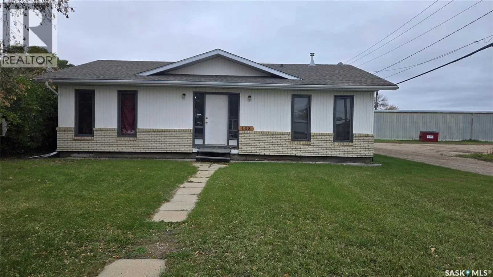 108 1st STREET W