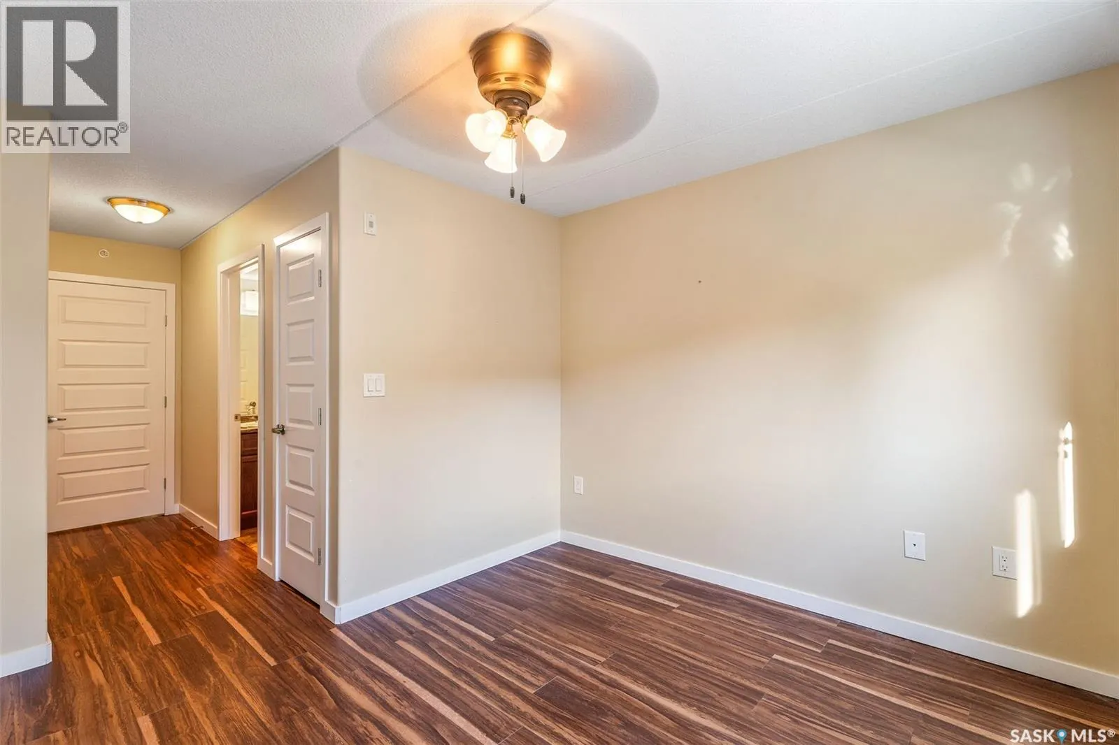208 2761 Woodbridge DRIVE