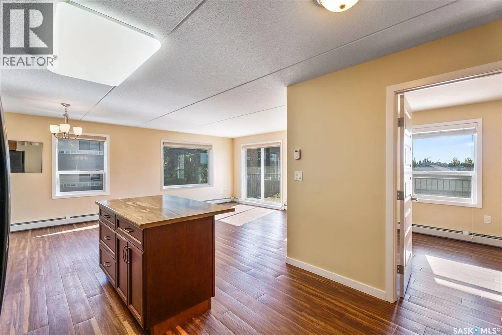 208 2761 Woodbridge DRIVE
