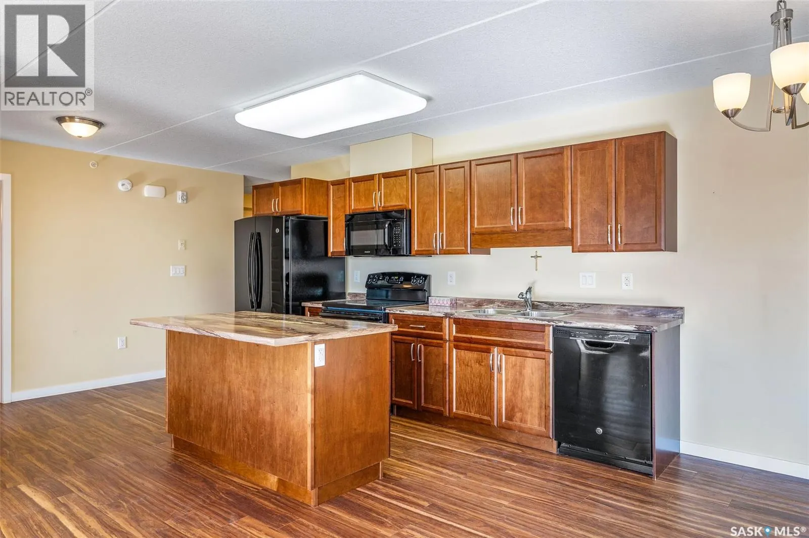 208 2761 Woodbridge DRIVE