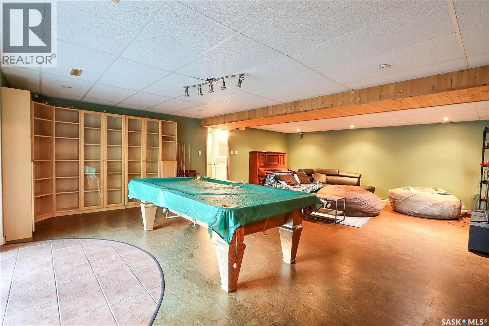 358 Pine DRIVE