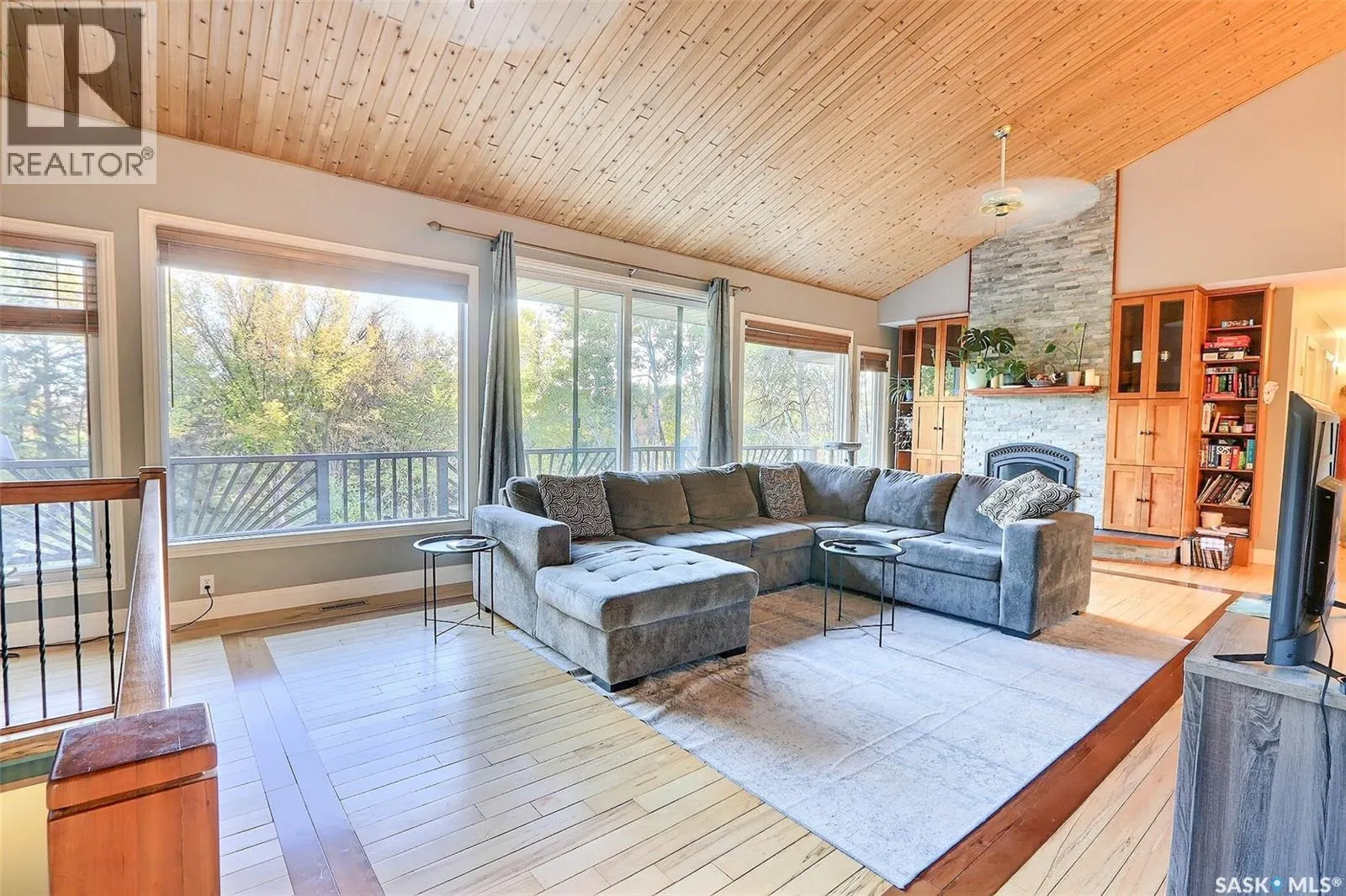 358 Pine DRIVE