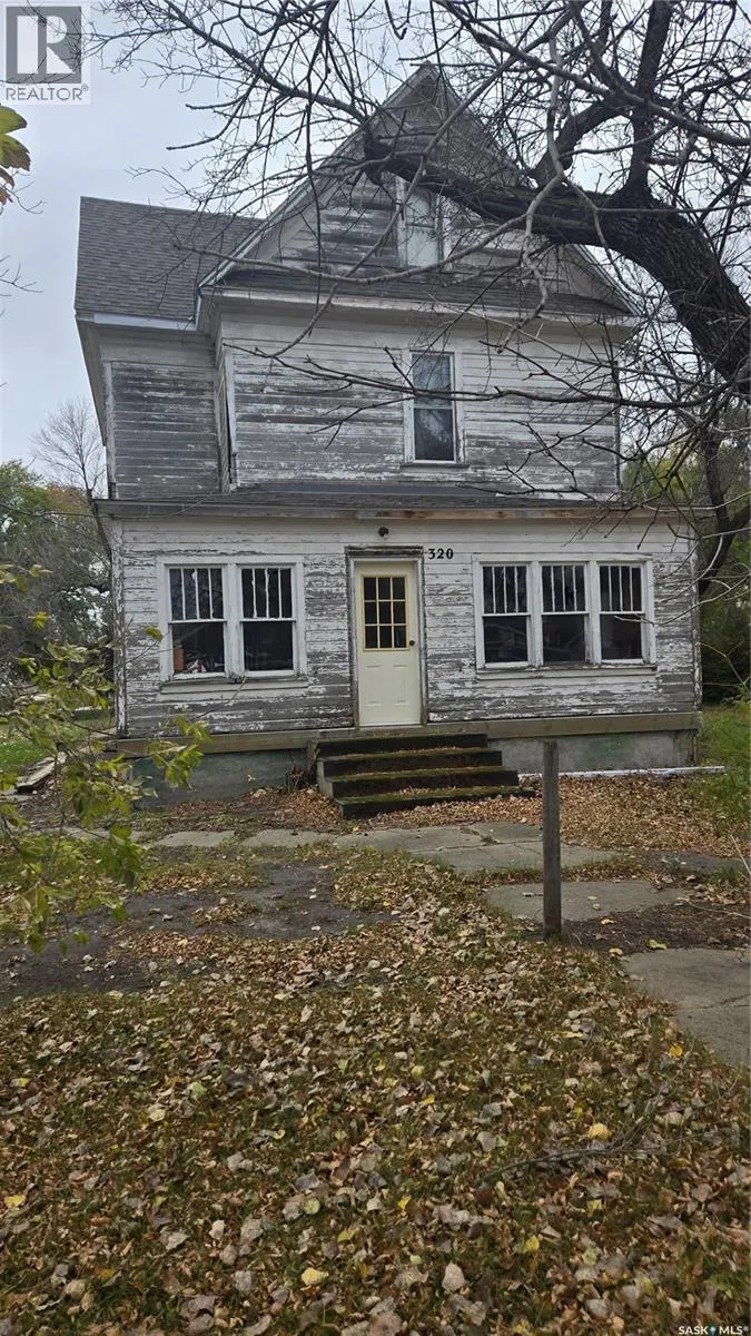320 2nd STREET