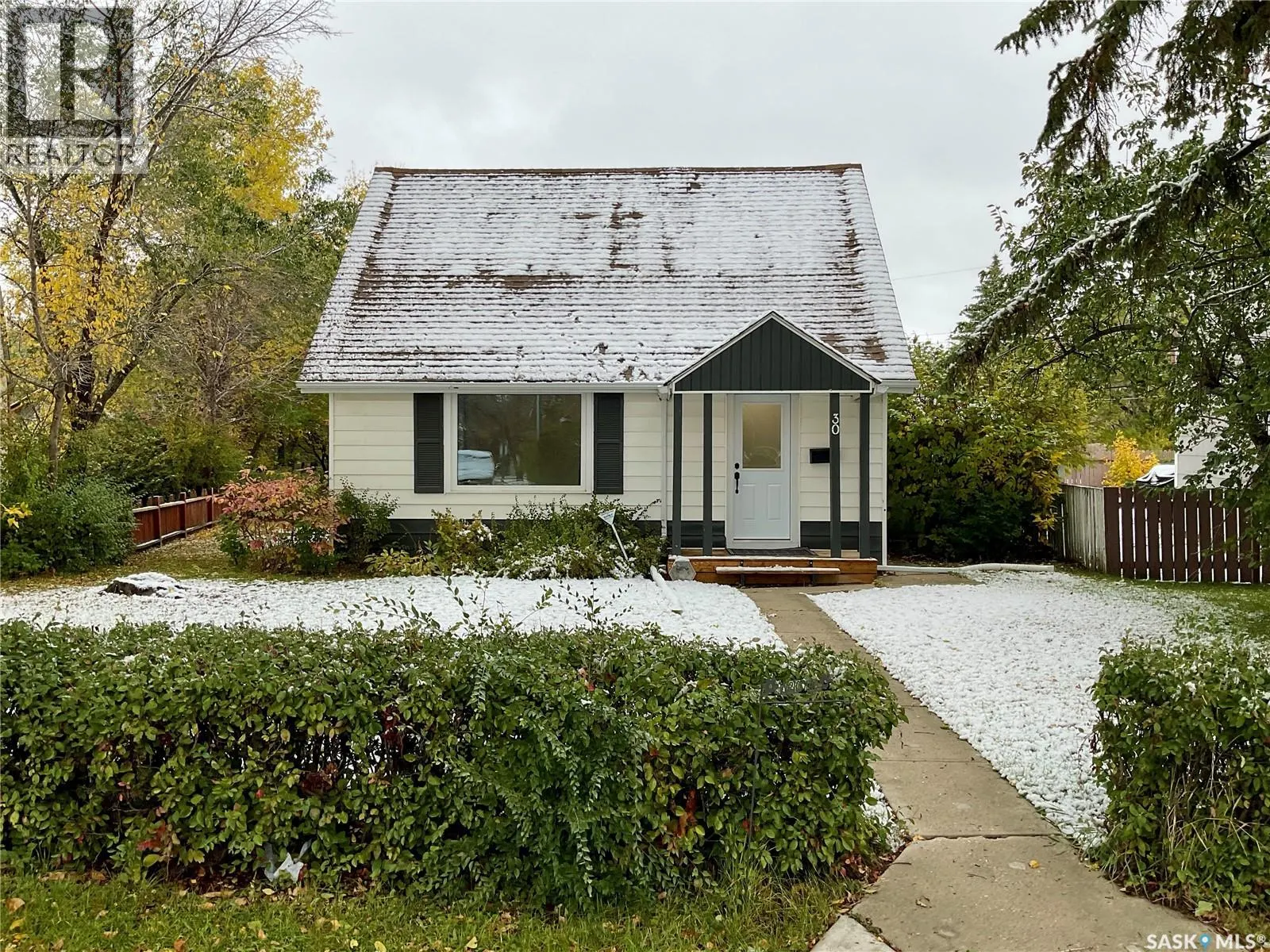 30 Cecil CRESCENT