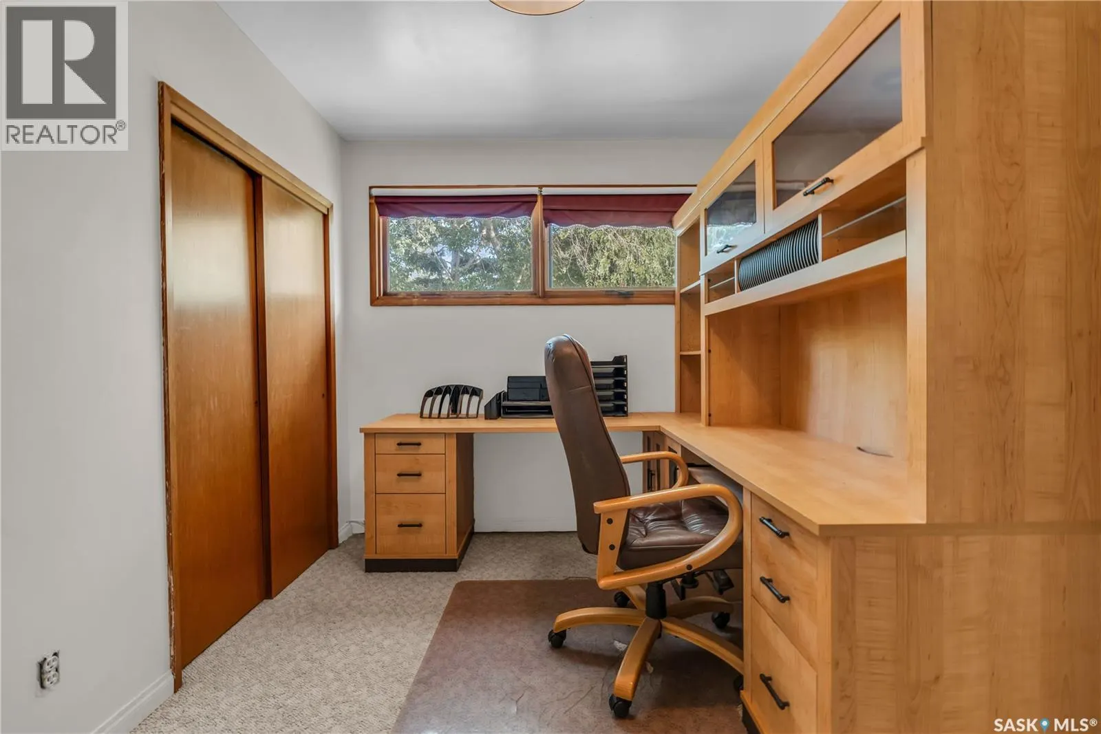 275 Logan CRESCENT