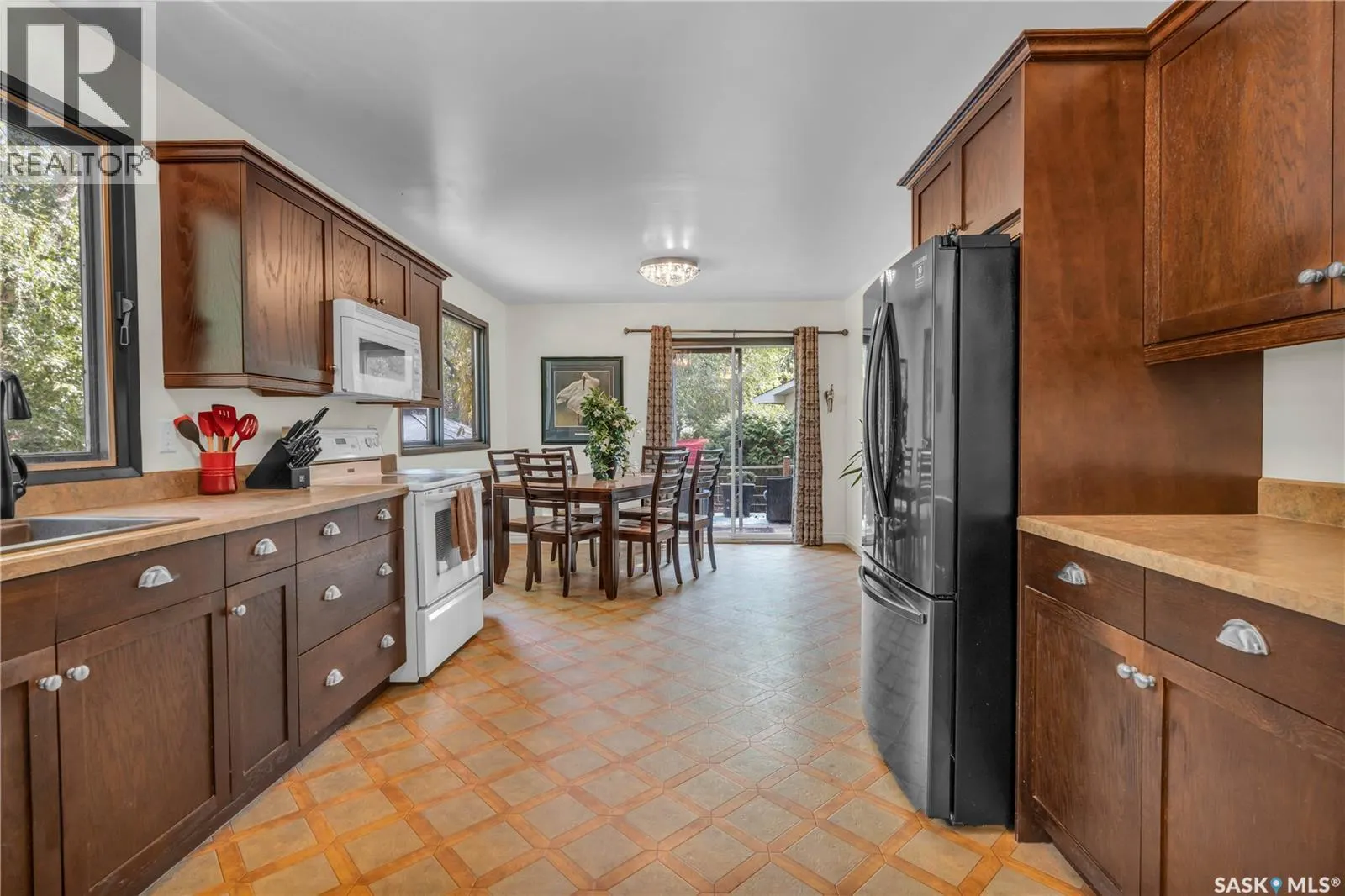275 Logan CRESCENT