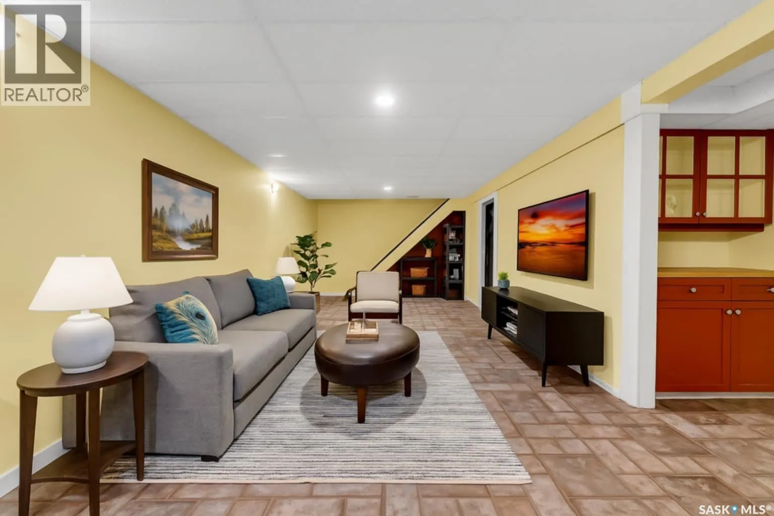 275 Logan CRESCENT