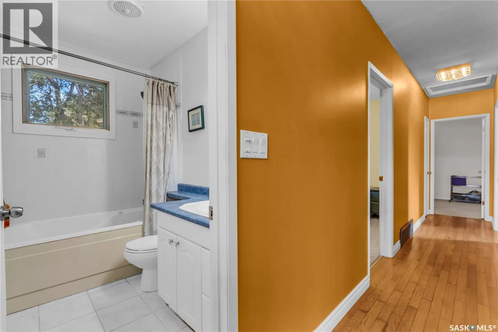 275 Logan CRESCENT