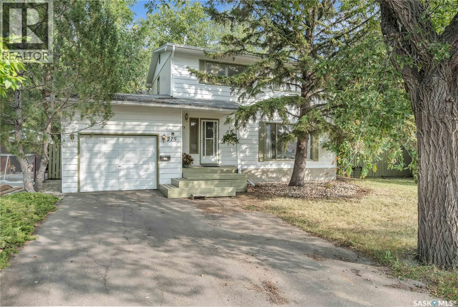 275 Logan CRESCENT