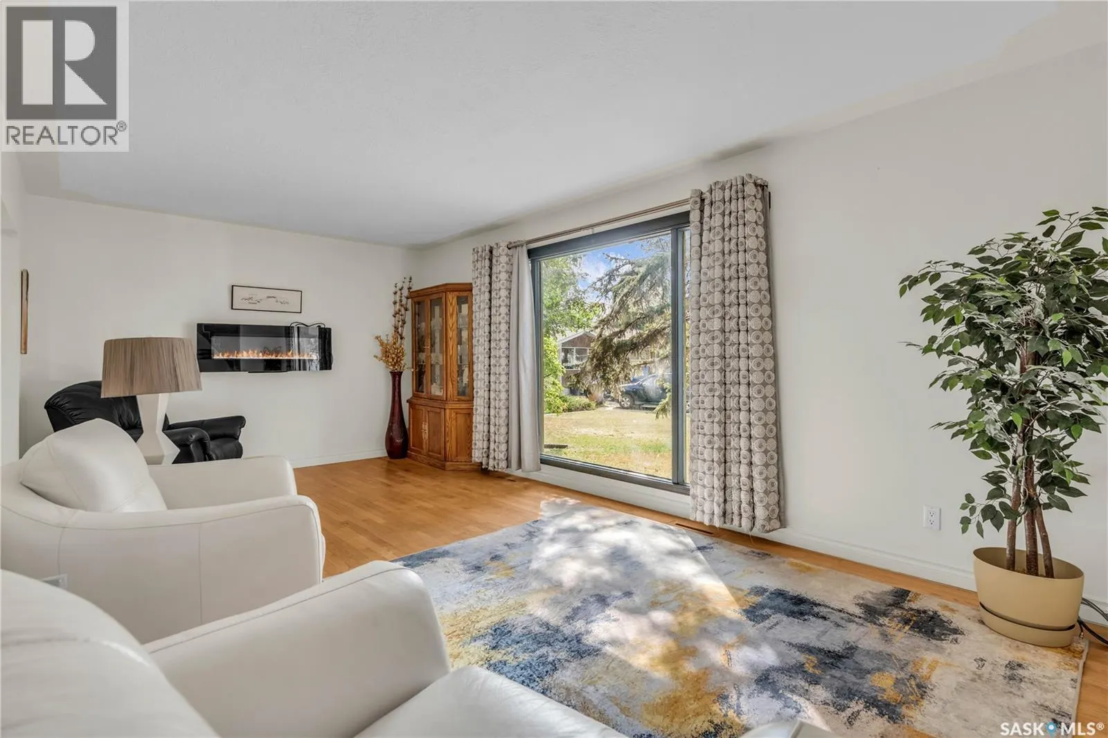 275 Logan CRESCENT